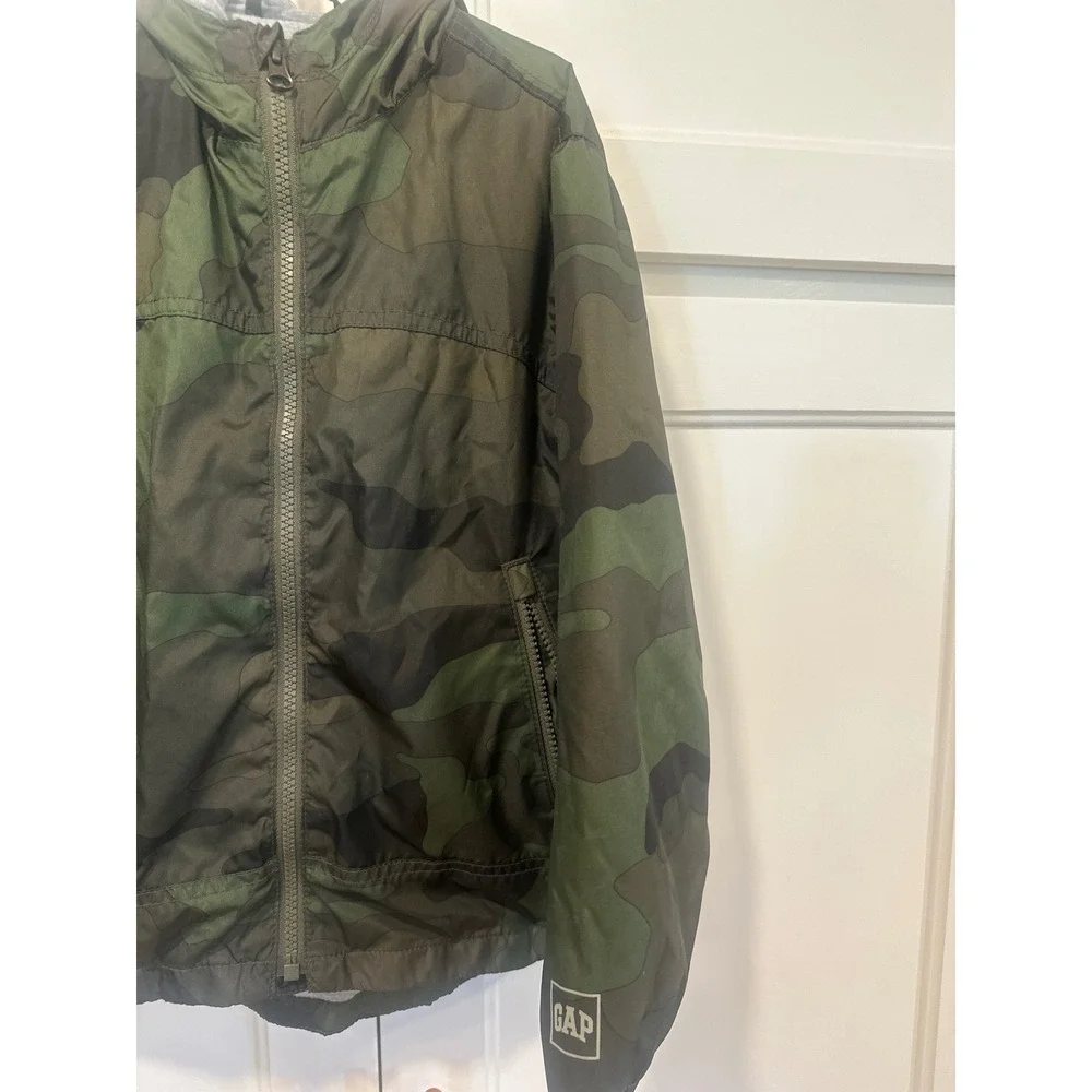 Gap Kids Camo Windbreaker Jacket Green Camouflage Full Zip Hooded Small S 6-7